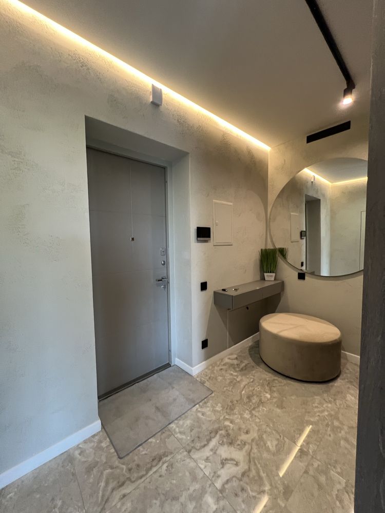 Spacious One-Bedroom Apartment with Panoramic Views in Residence Park Complex