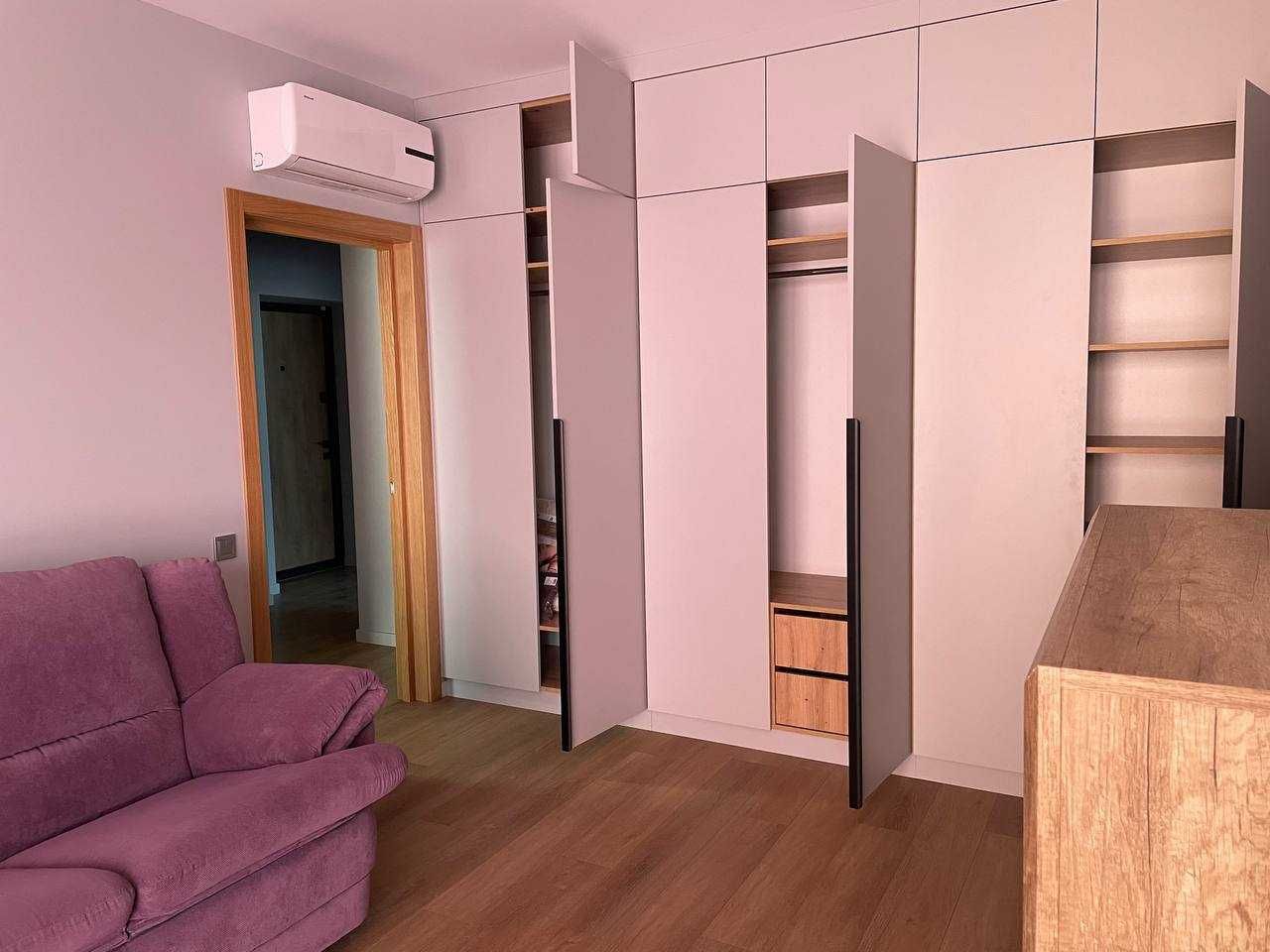 Modern 2-Bedroom Apartment with Designer Renovation