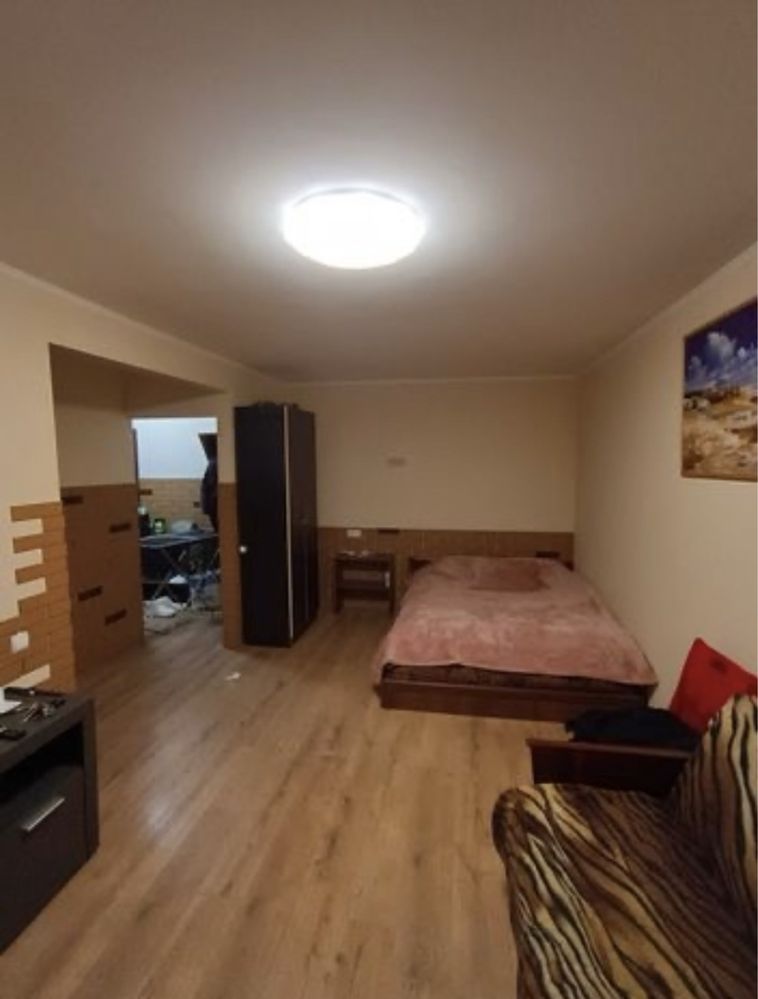 Renovated 1-Bedroom Apartment with Full Amenities