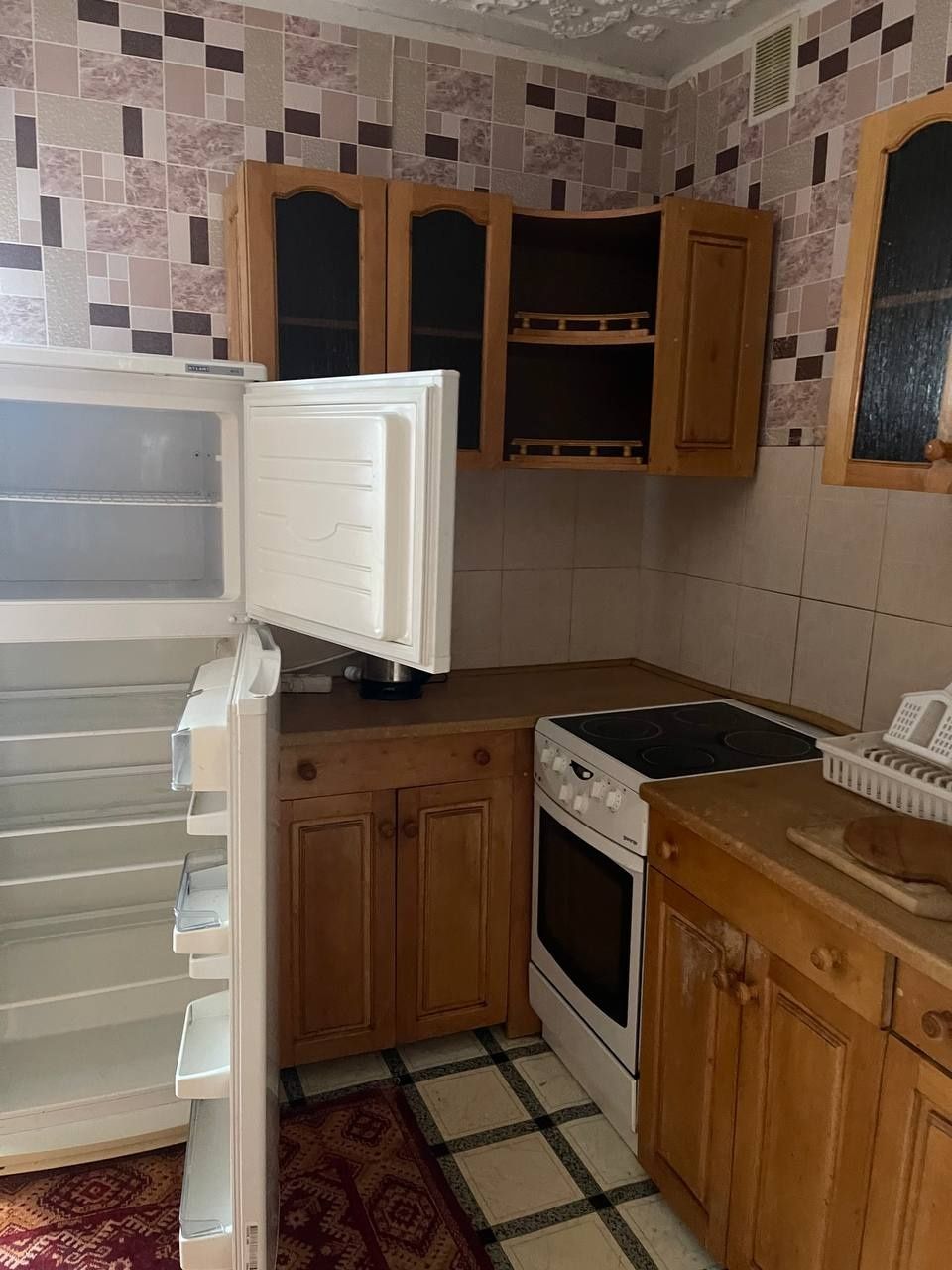 2-Room Apartment in Obuhiv, Clean and Well-Maintained