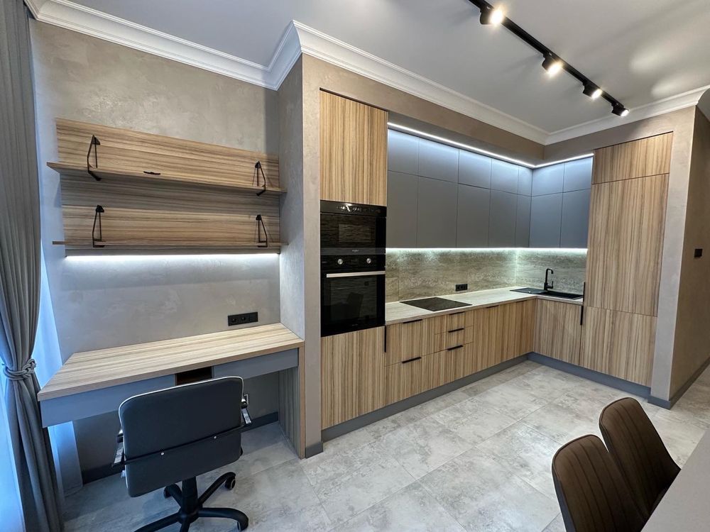 Designer Sea View Apartment with Italian Boulevard Location
