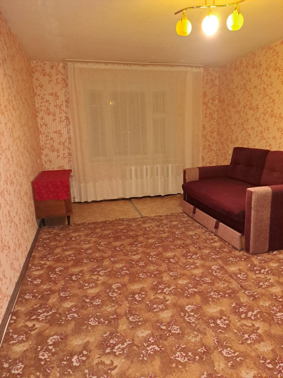 Spacious 2-Bedroom Apartment Near Boryspilska Metro