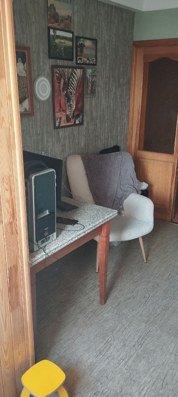 Spacious 2-Room Apartment with Large Loggia on Avtozavodska Street