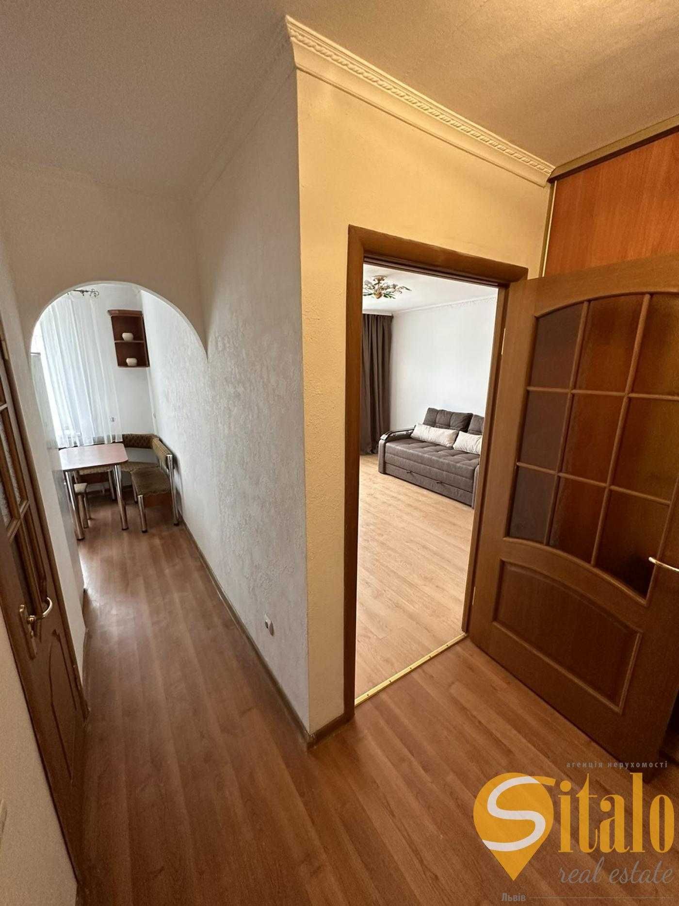 Cozy 1-Bedroom Apartment with Wardrobe and Balcony in Lviv