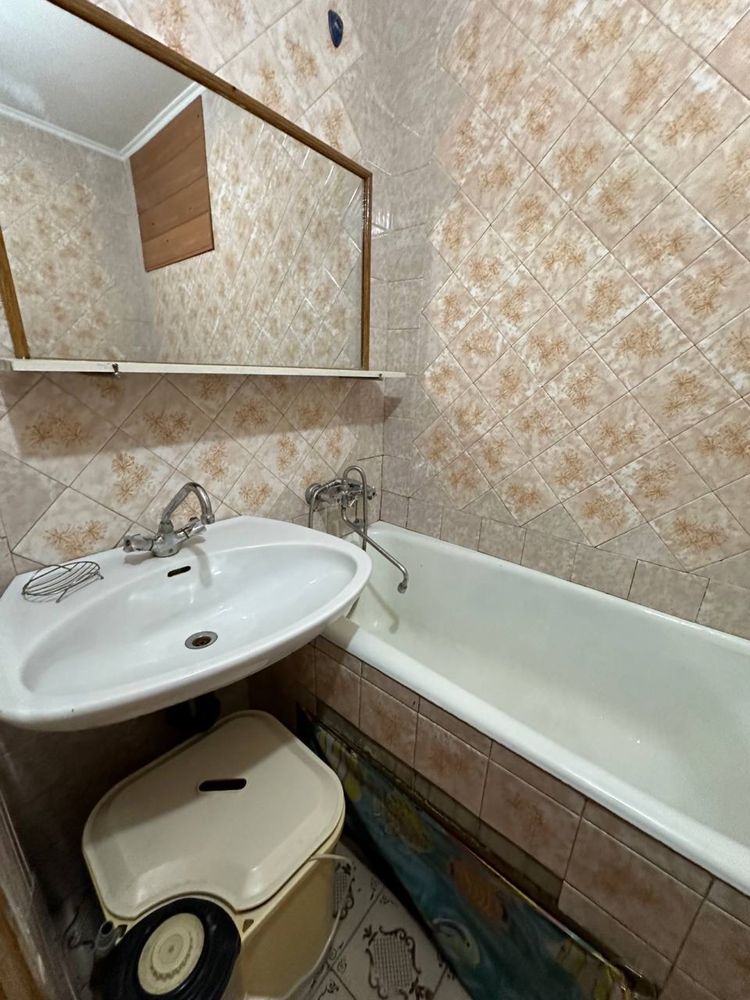 Furnished One-Bedroom Apartment with Kitchen and Balcony
