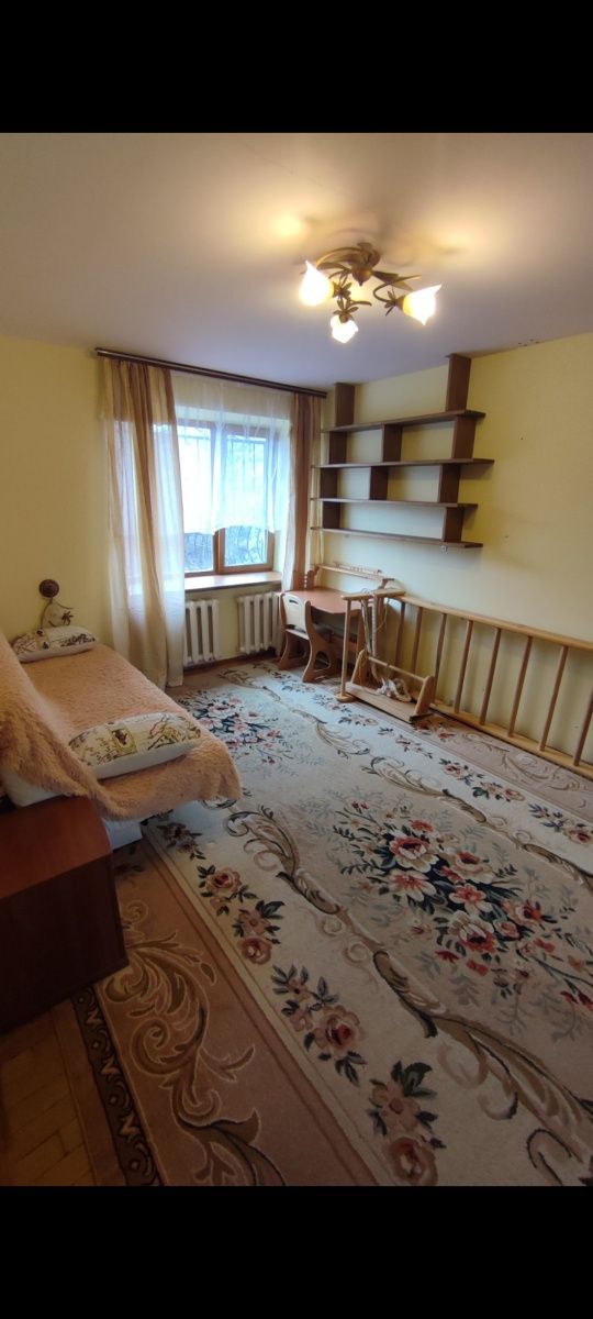 Лазаренка көшесіндегі 1 бөлмелі пәтер, орталық жылыту, толық жабдықталған