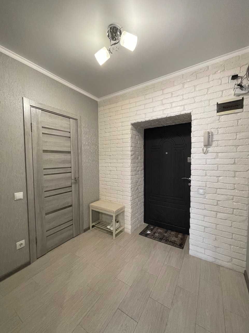 Bright Modern City Center Apartment with Full Amenities