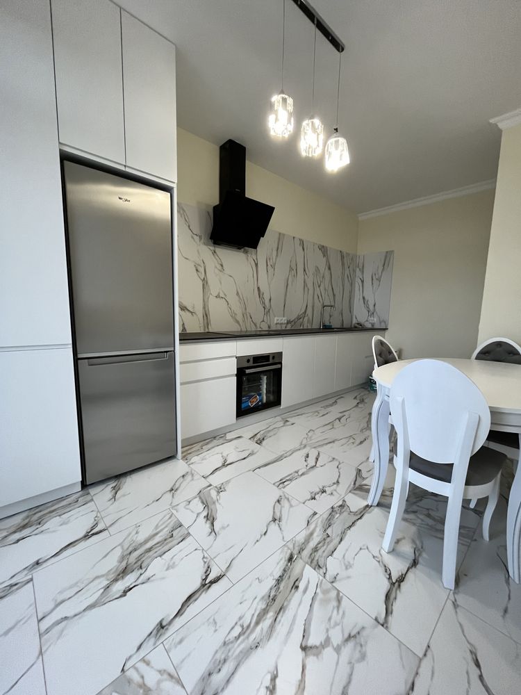 Modern 1-Bedroom Apartment with Marble Design