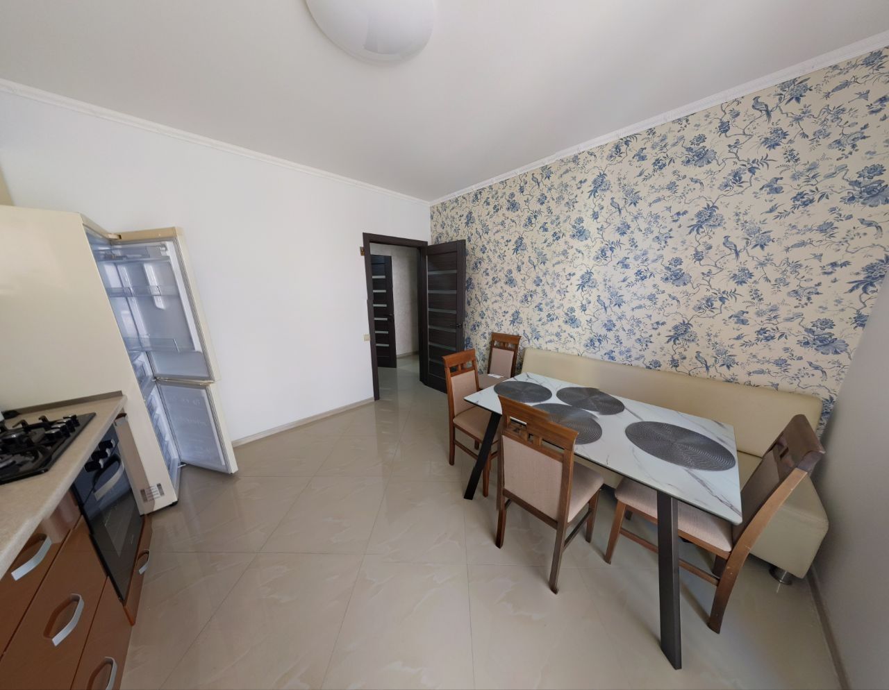 2-Room Apartment in New Building, Central Quiet District
