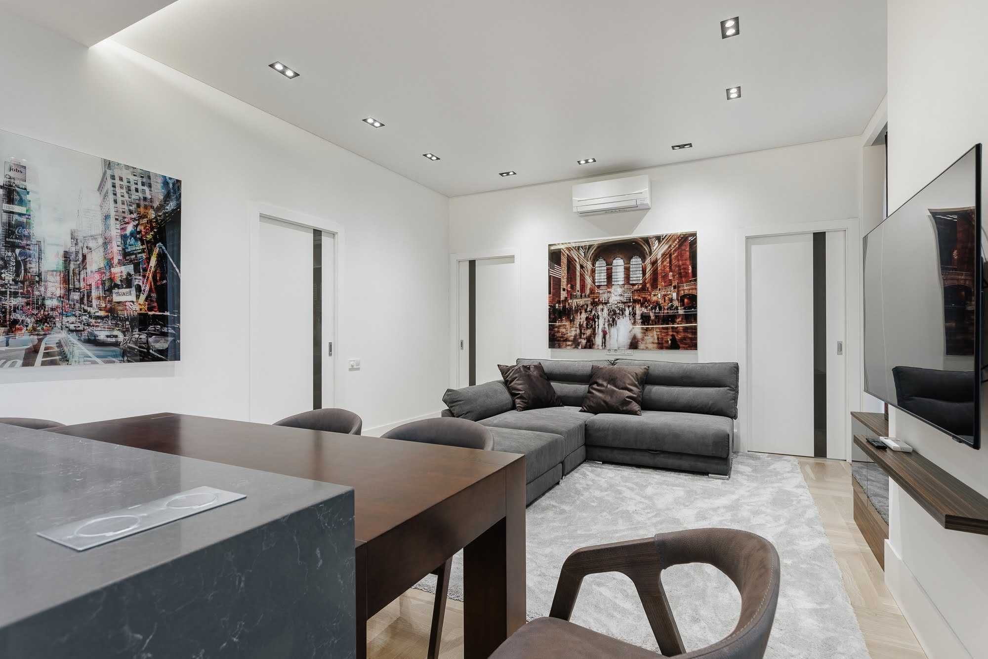 3-Bedroom Apartment in JK Bashnya Chkalov, City Center, Sea View
