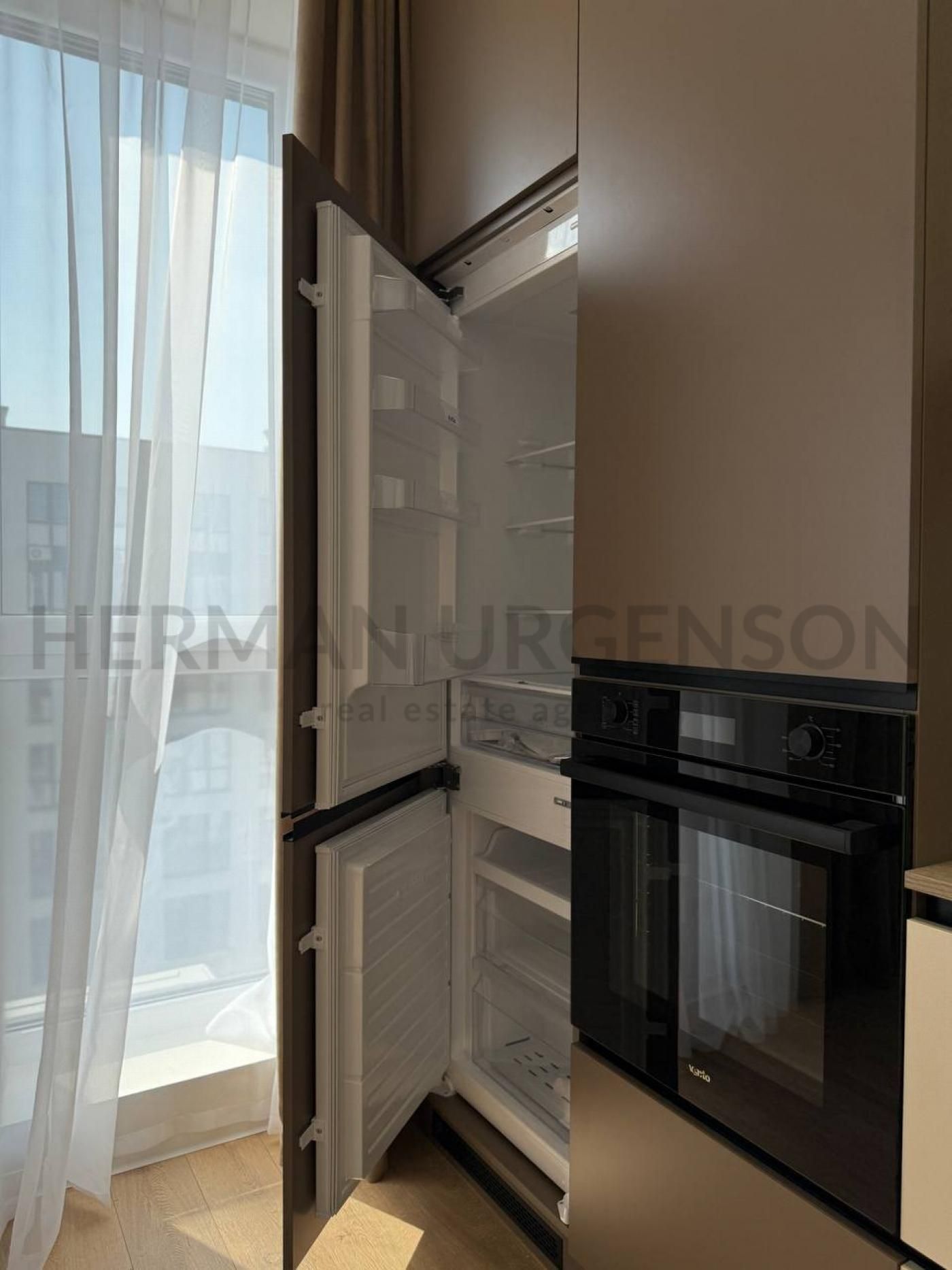 Spacious 1-Bedroom Apartment in Quadrat Complex with Modern Amenities