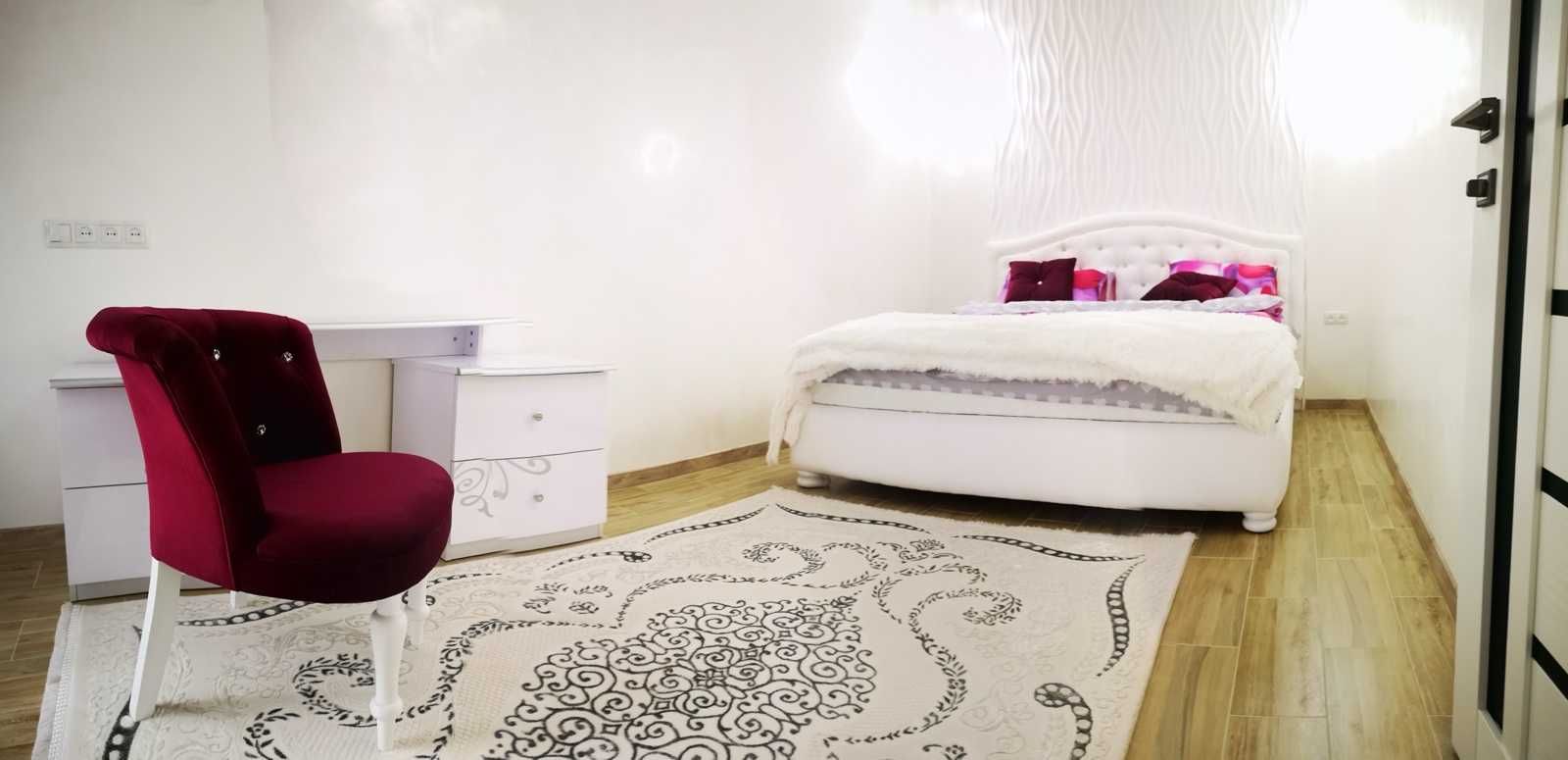 Modern 2-Bedroom Apartment with Designer Interior
