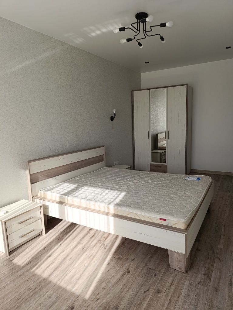 Spacious 2-room apartment in city center with storage, new building, river view