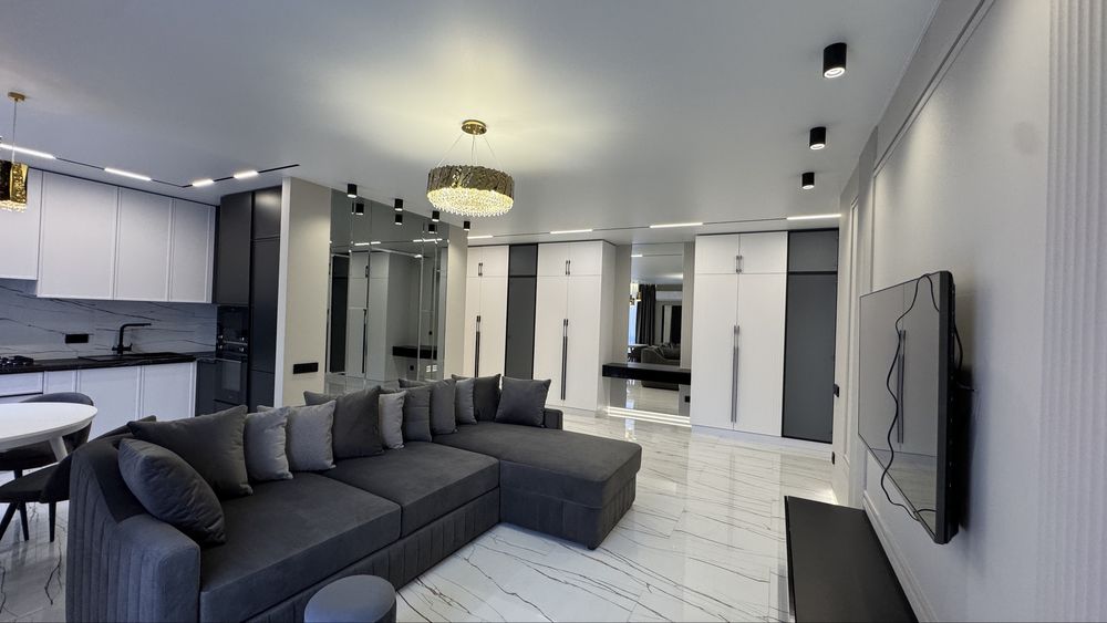 Designer Renovated Apartment in Residential Complex with Premium Amenities