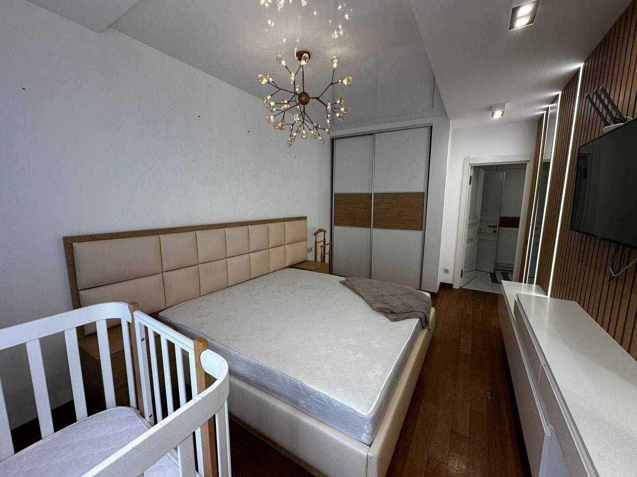 Spacious 2-Room Apartment with Garage on Trolleybus Street