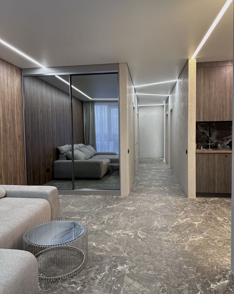 3-Bedroom Apartment on Dnipro Embankment with River View