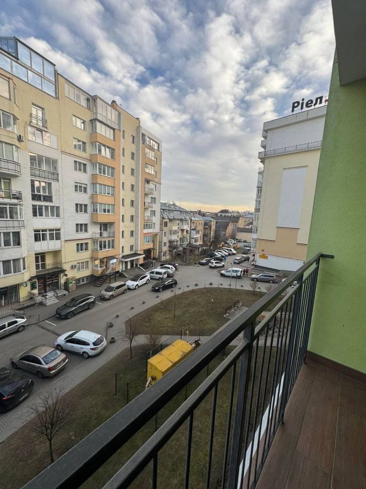 Modern 1-Bedroom Apartment in Velyka Brytania Complex