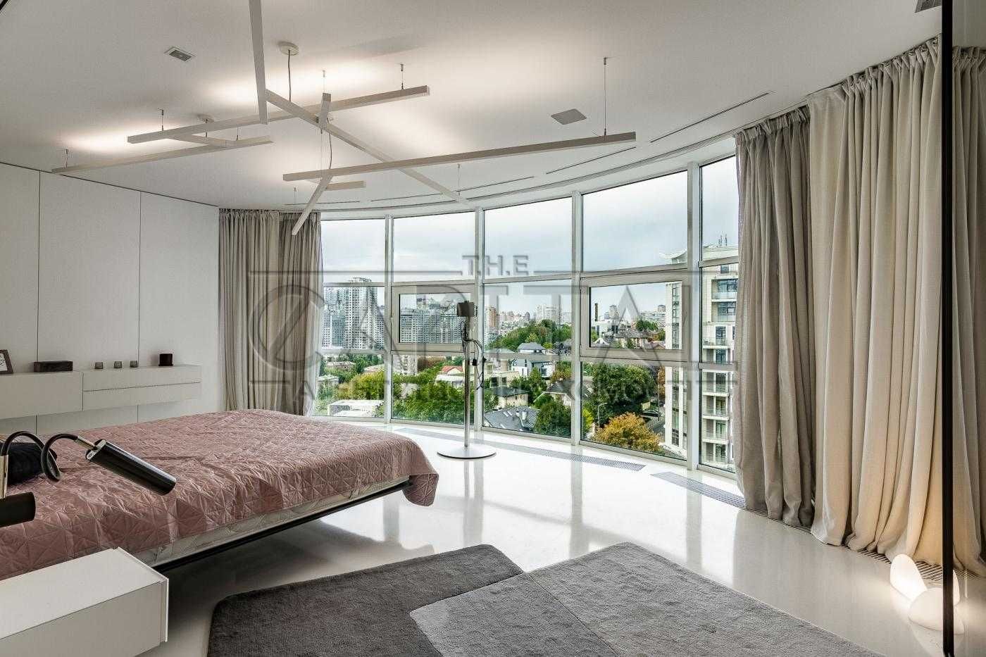 Luxury 200m² Designer Apartment in Triumph Complex