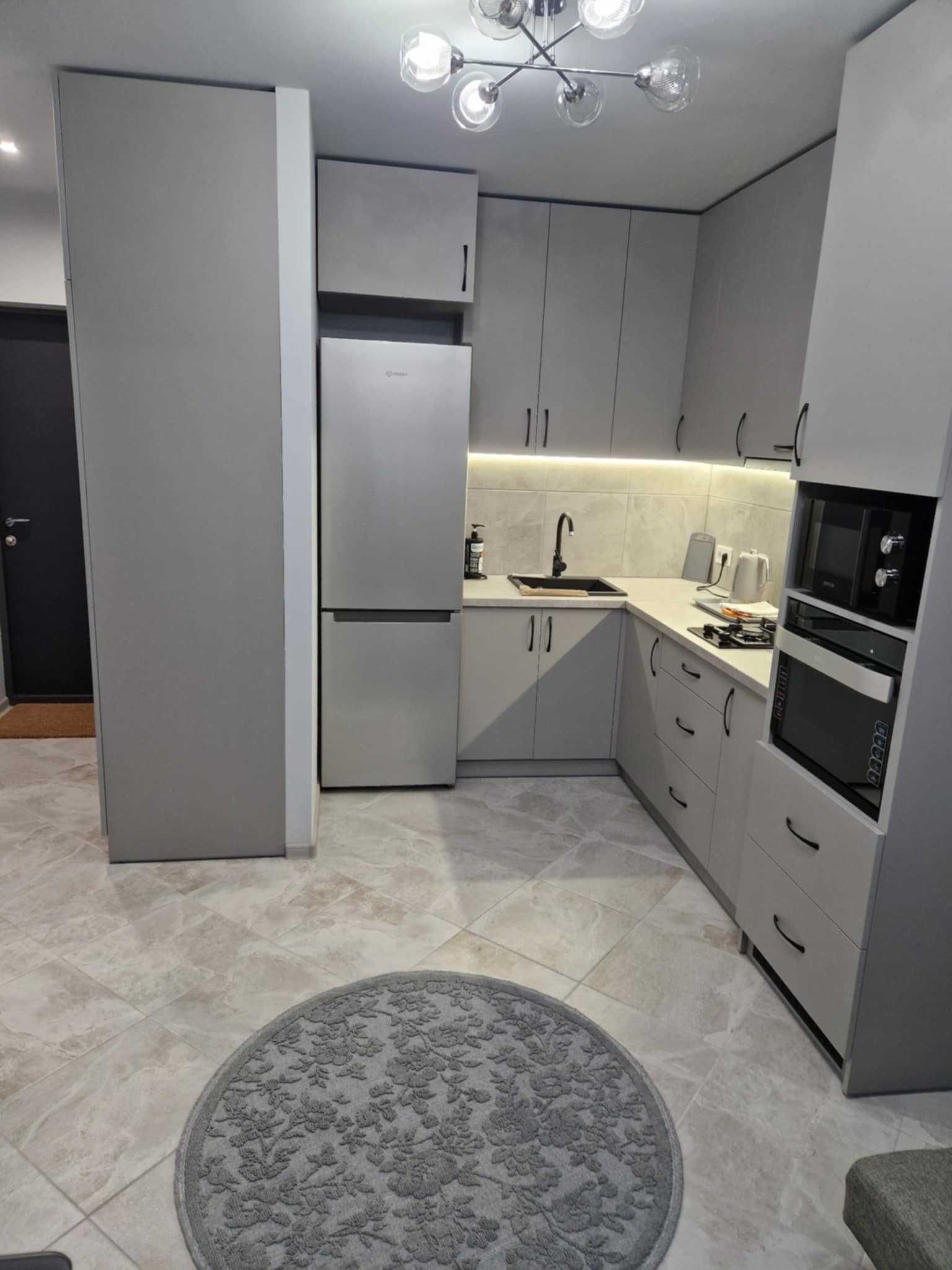 Modern Studio Apartment with Kitchen in Avalon