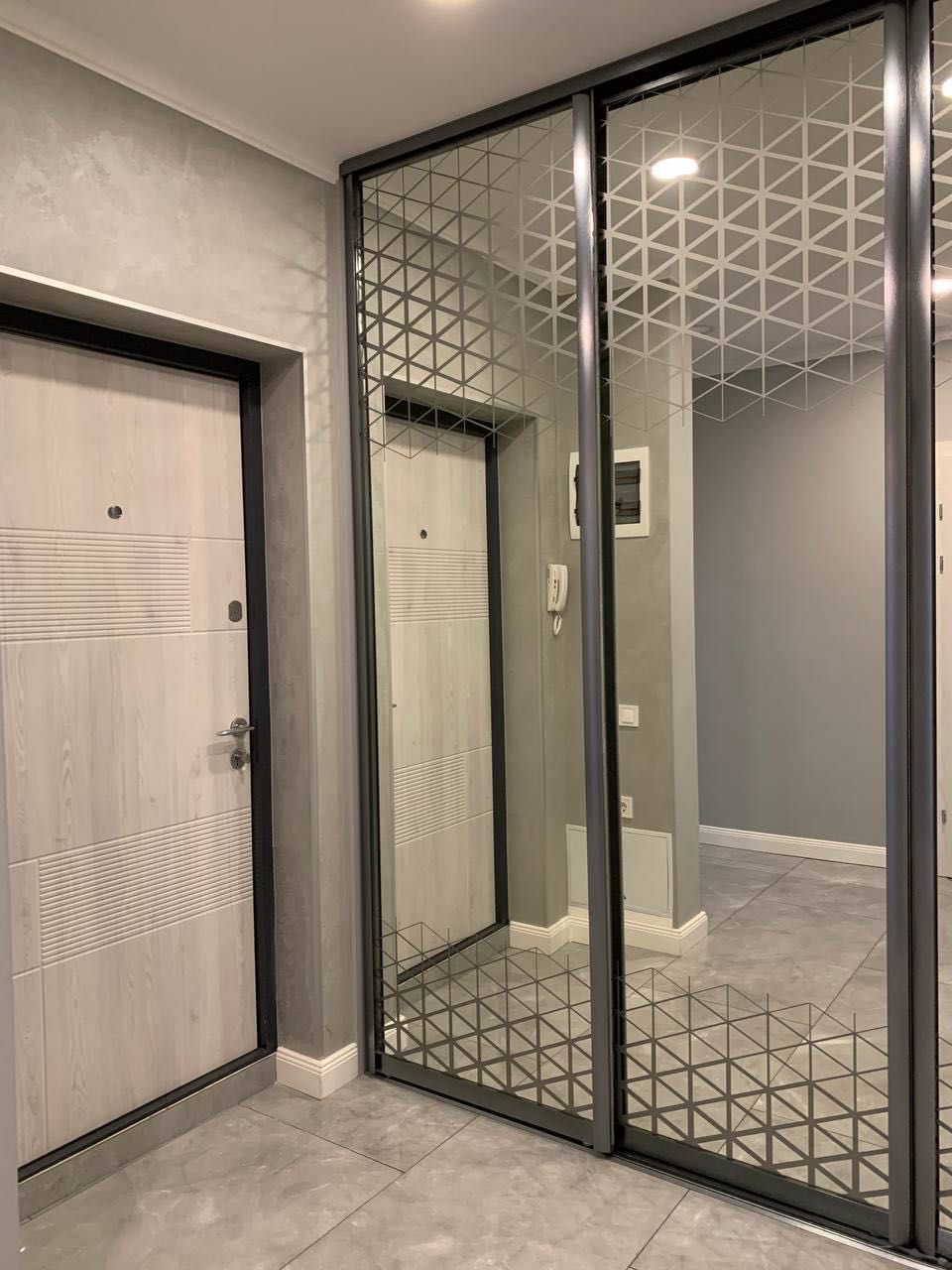 Spacious 2-room apartment with kitchen studio in city center