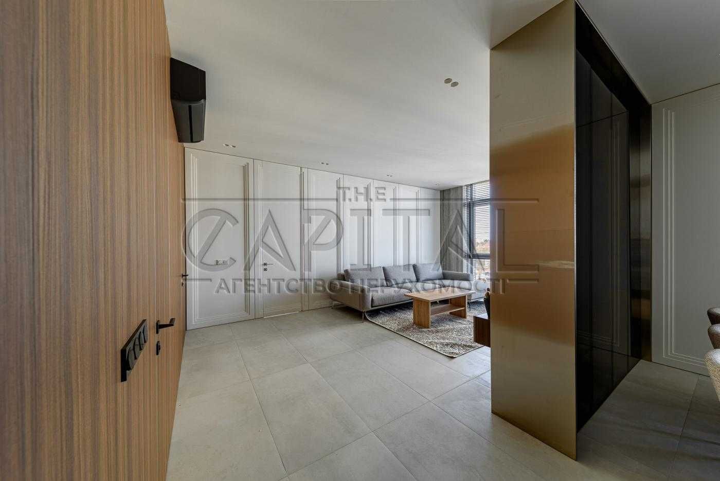 Stylish 3-Bedroom Apartment in Novopecherski Lipki Complex