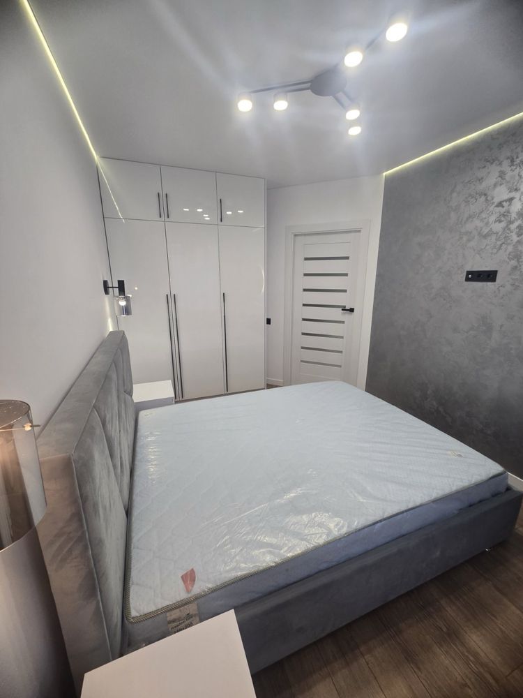 Spacious 2-room apartment in city center with modern design