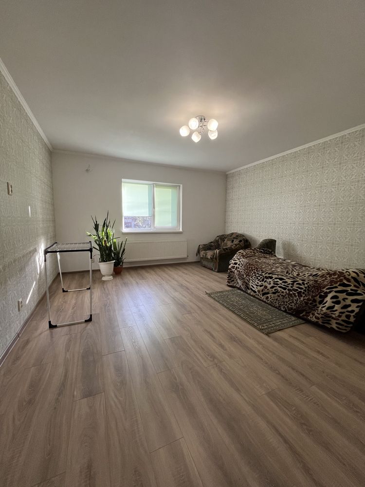 Cozy Room with Essential Amenities
