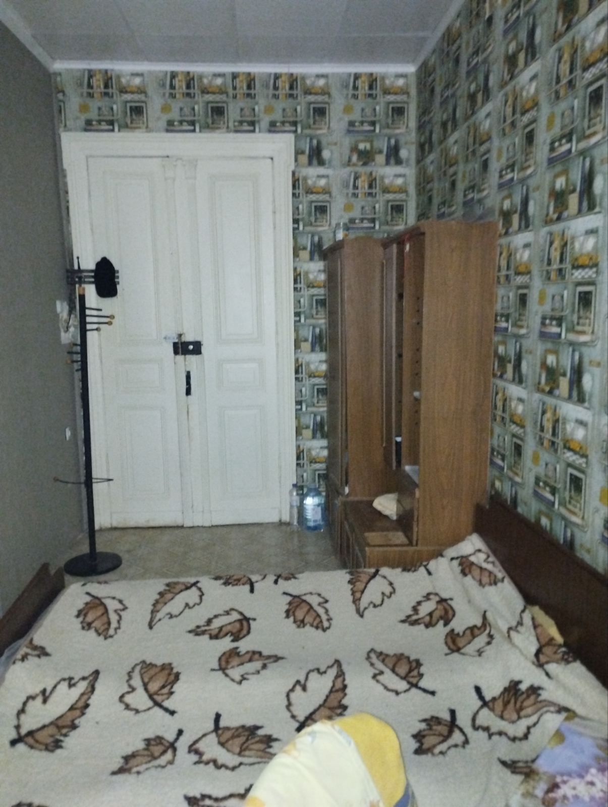 Shared Room in Classic Building with Kitchen Access