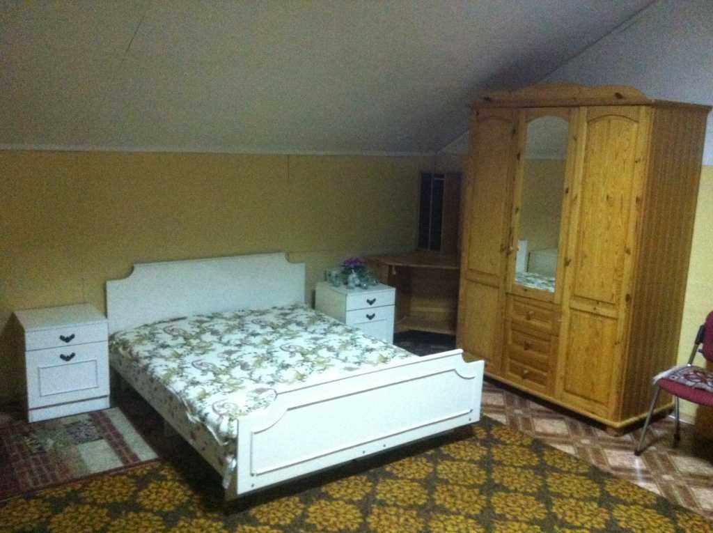 1-Room Apartment on Barkhatna Street, Petropavlivska Borshchagivka