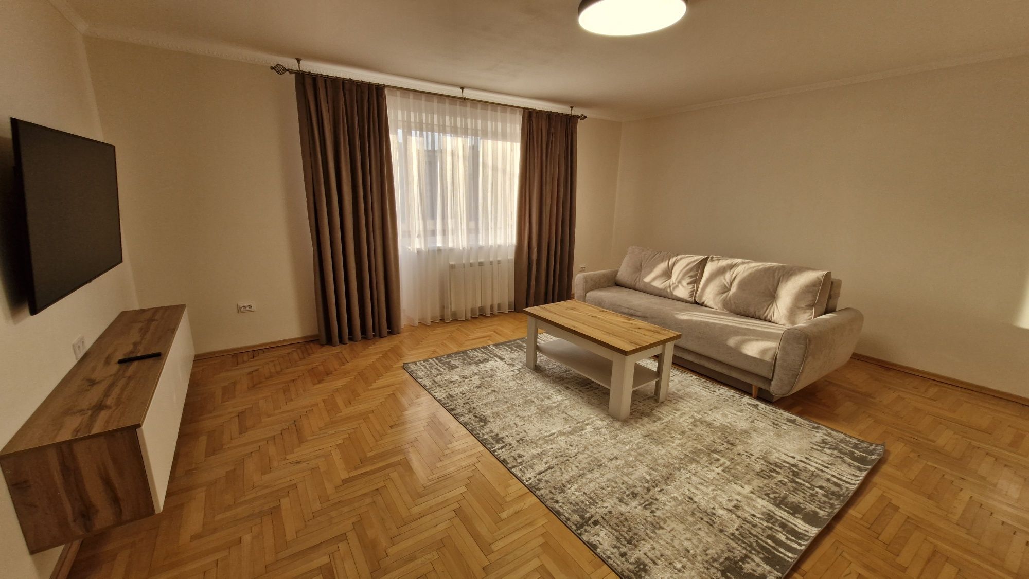Spacious 3-Bedroom Apartment with Modern Kitchen Pasichna