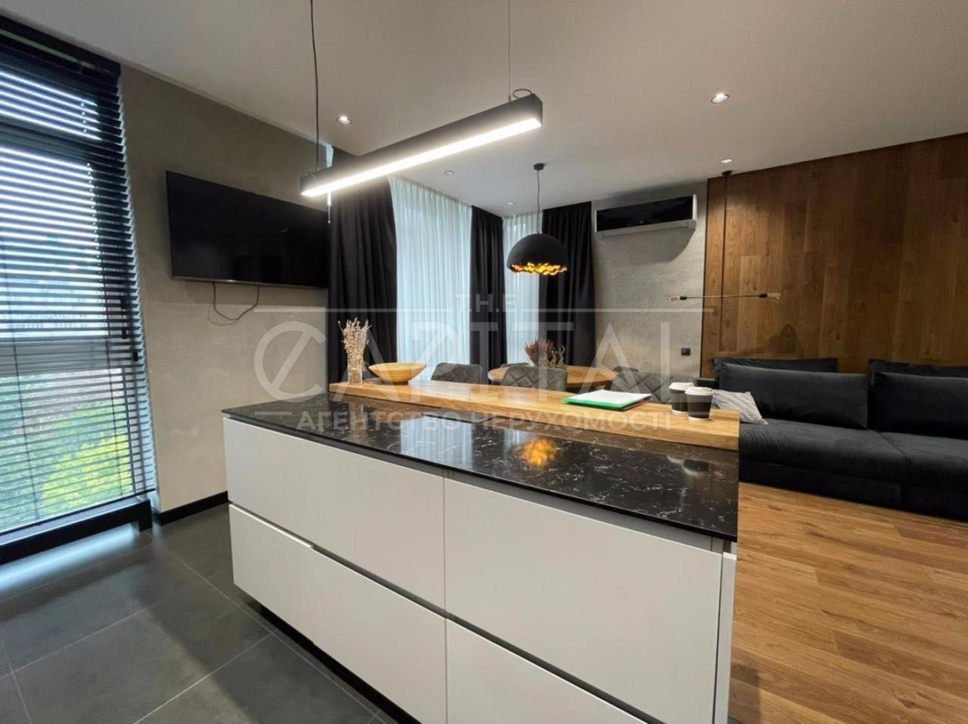 3-Bedroom Apartment in French Quarter 2 Complex, Kyiv