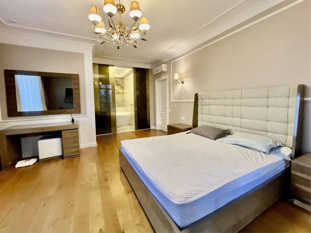 Spacious Luxury Apartment in Arcadia, Genoa 24 / Tenevaya Street