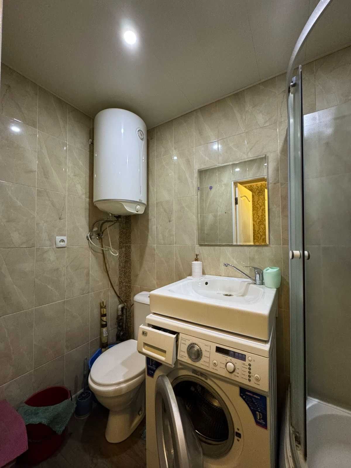 Renovated Studio Apartment Near Shopping Centers