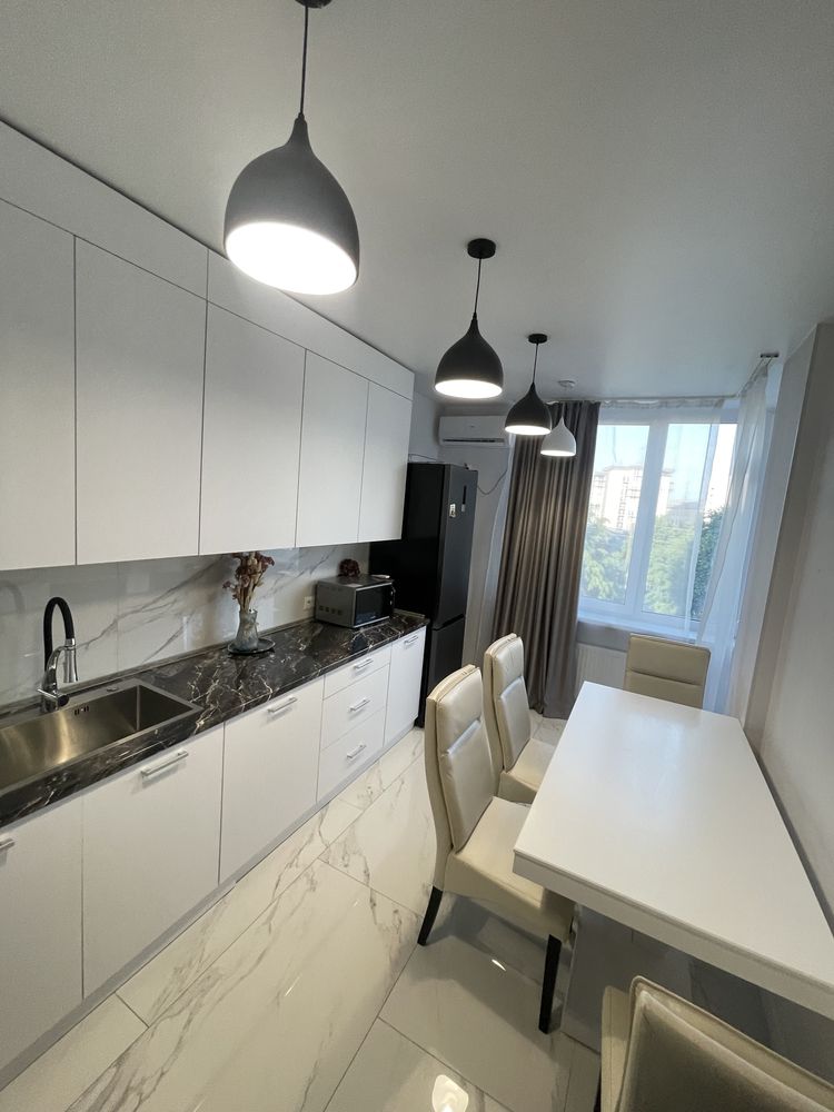1-Bedroom Apartment in Chornovola Avenue, Happy Platinum Complex