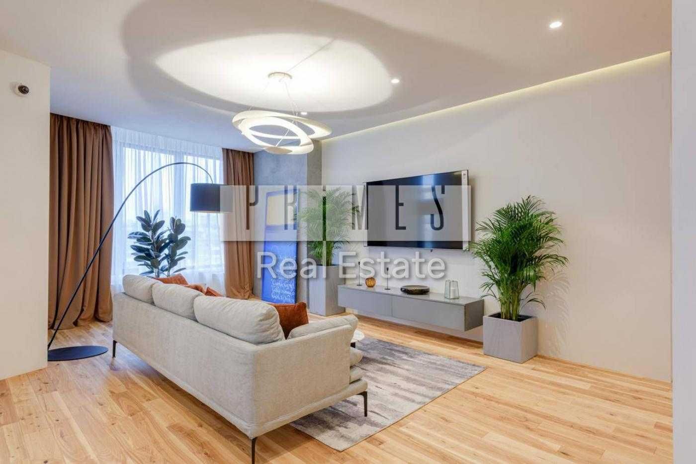 Stylish Premium Apartment in Skyline Complex, Konovaltsia 26-A