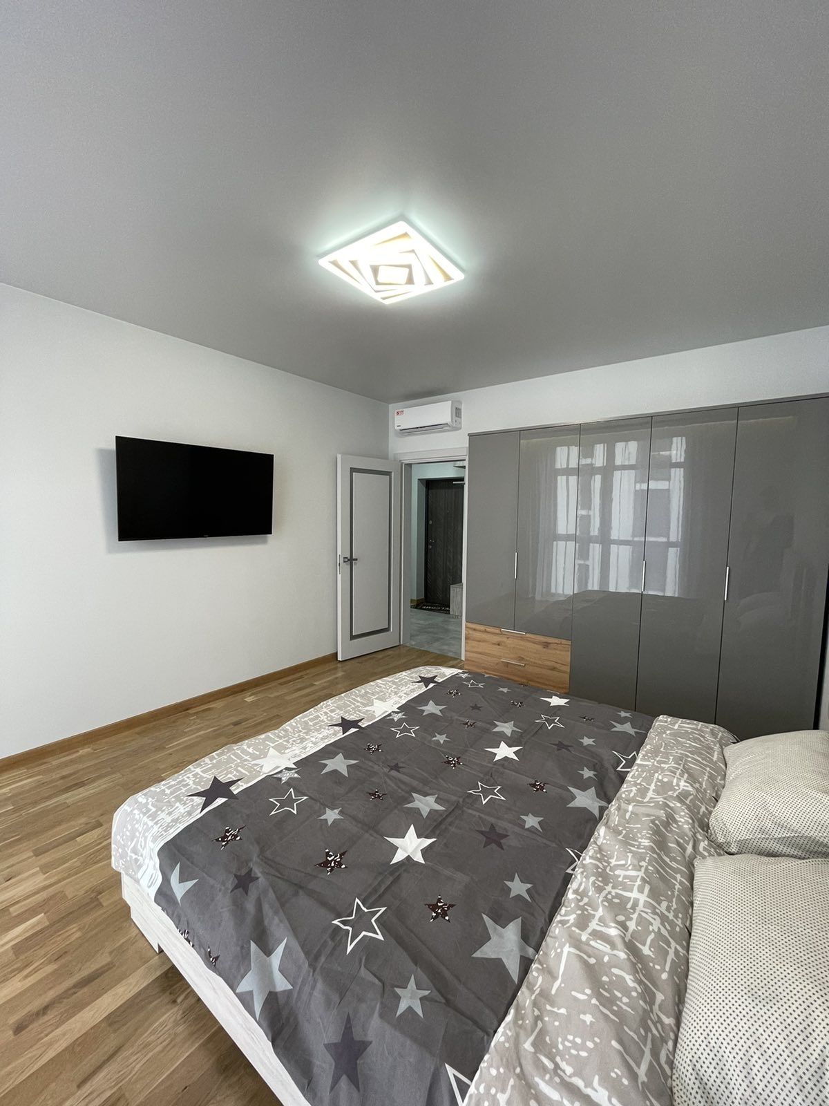 Modern 1-Bedroom Apartment with Parking in Gorgany Complex