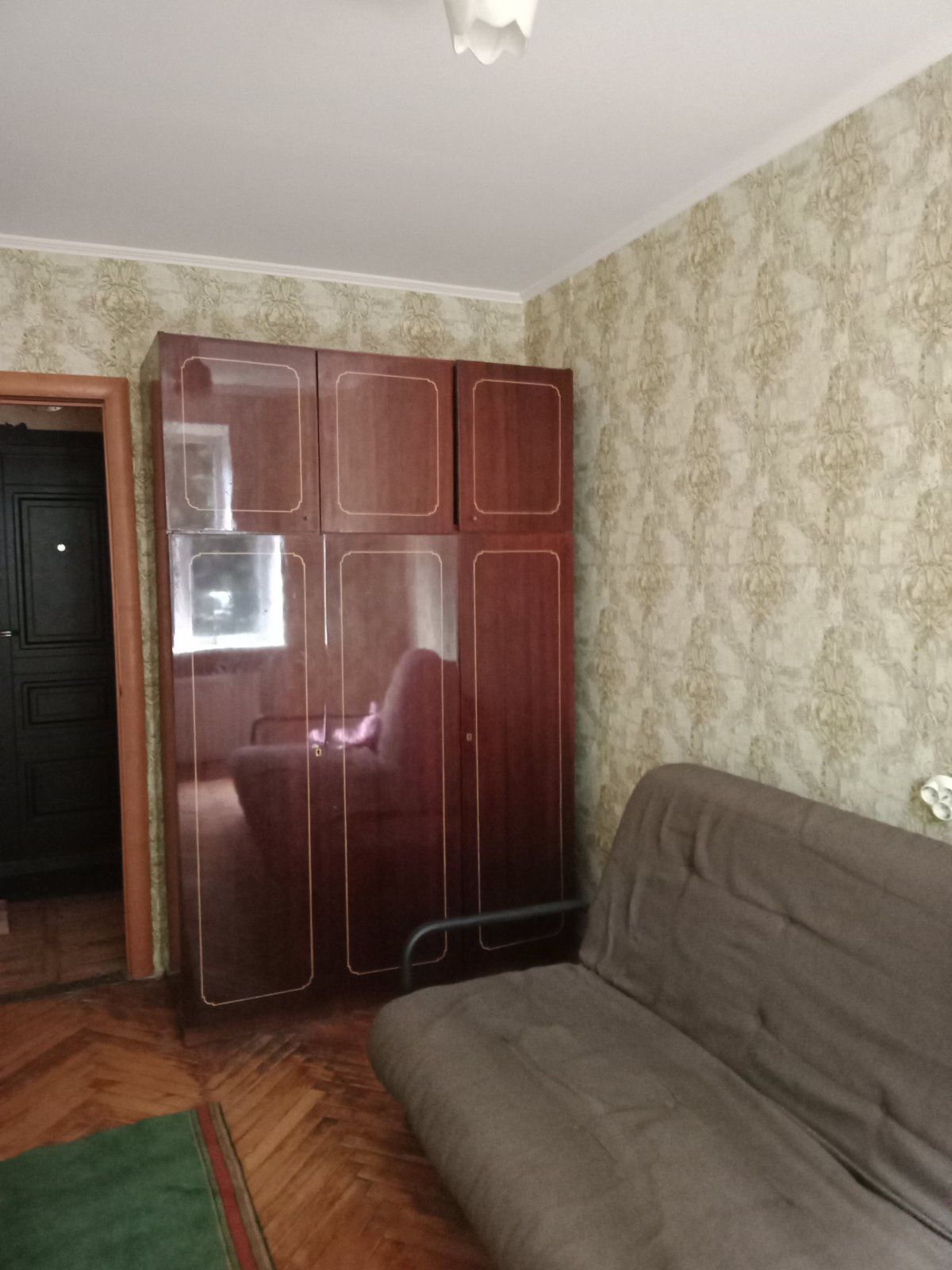2-Bedroom Apartment Near Zhytomyrska Metro