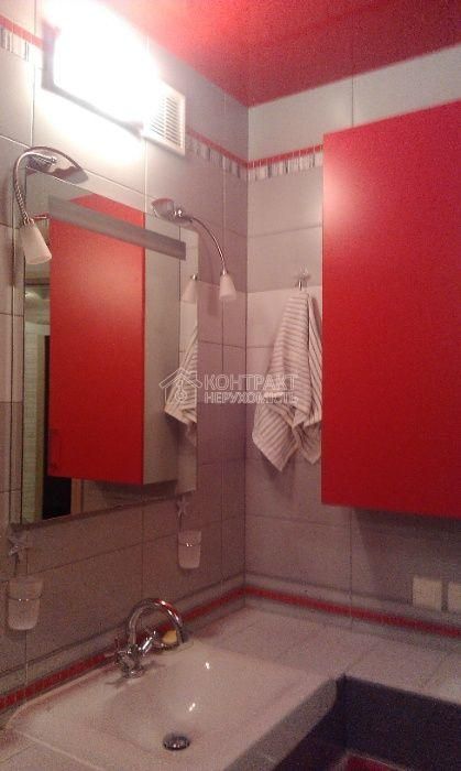 3-room apartment with designer renovation, close to metro