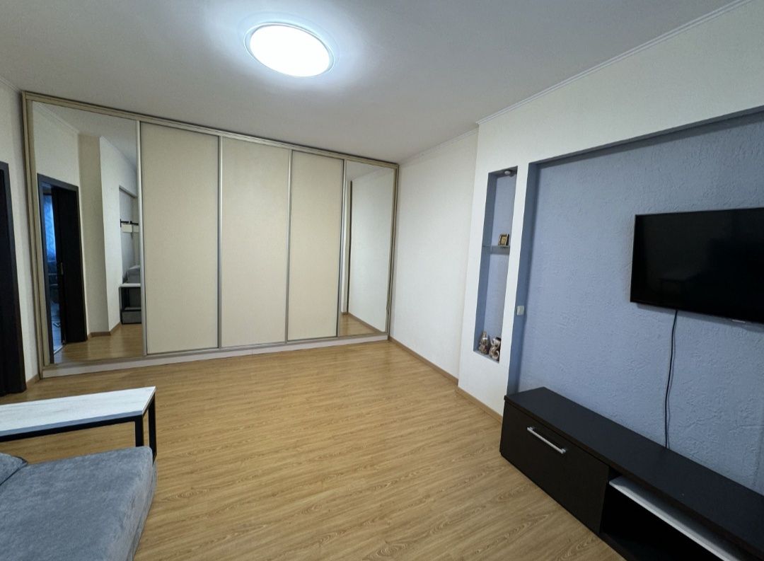 1-bedroom apartment on Fedkovycha Street, furnished and equipped