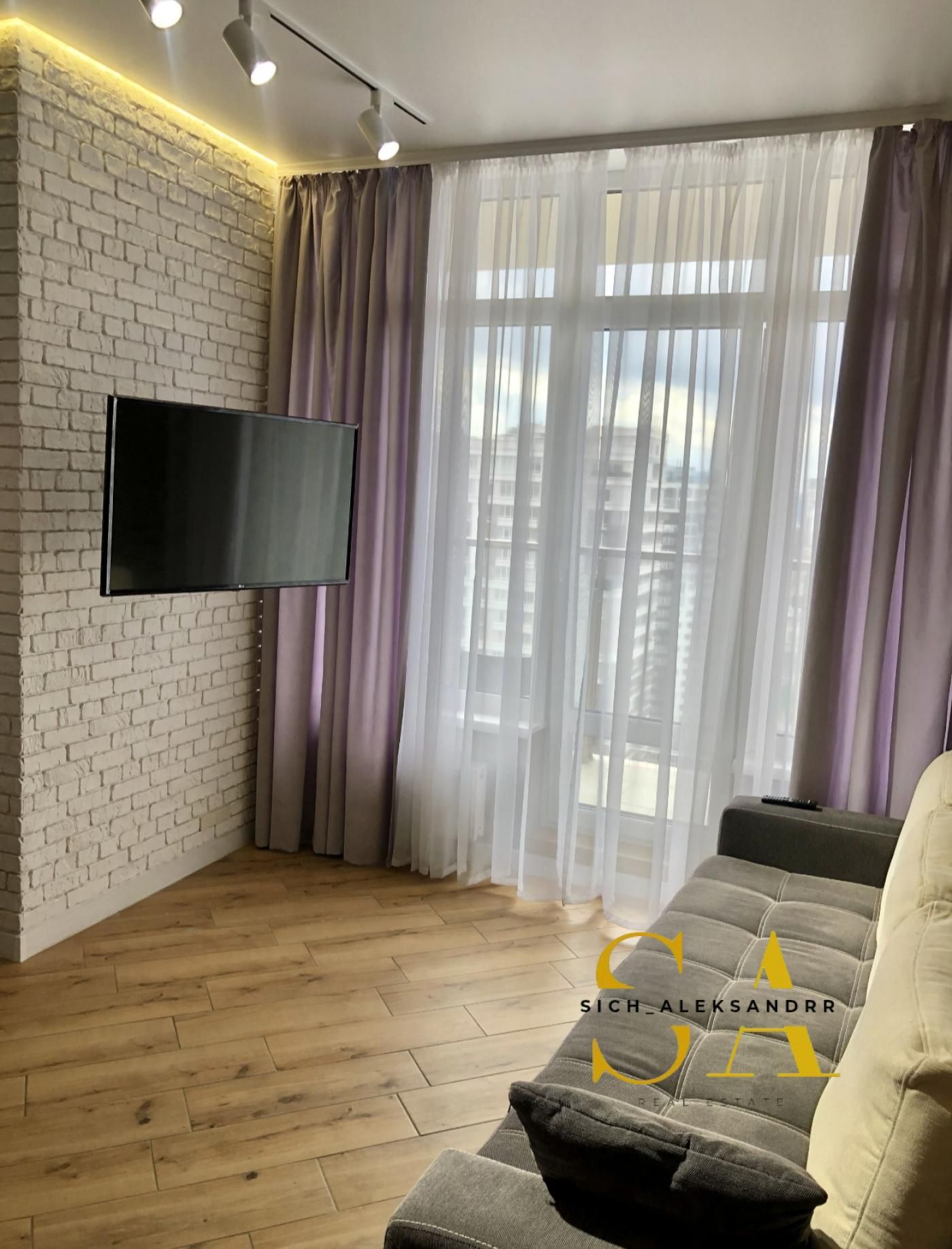 Compact 38 m² Apartment with Terrace in Arcadia, Prime Location