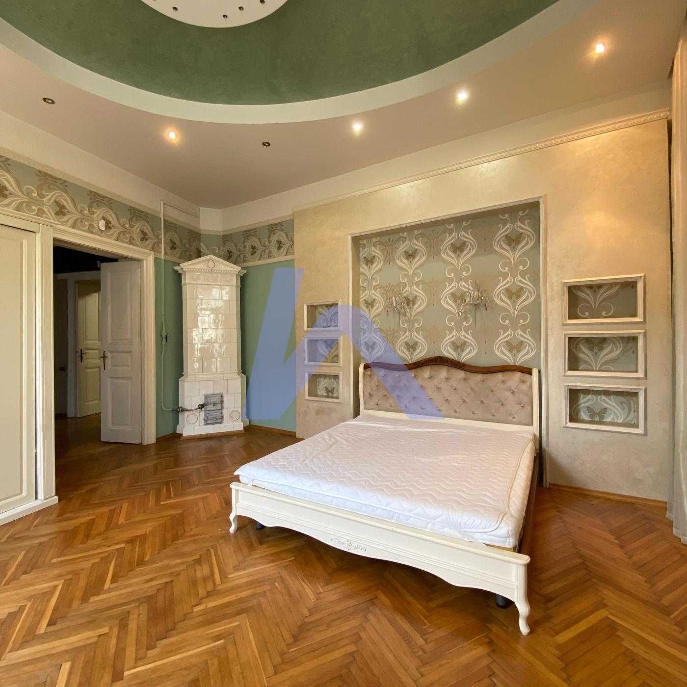 2-Room Apartment in City Center, Galytskyi District, Near Volodymyr Shukhevy Stop