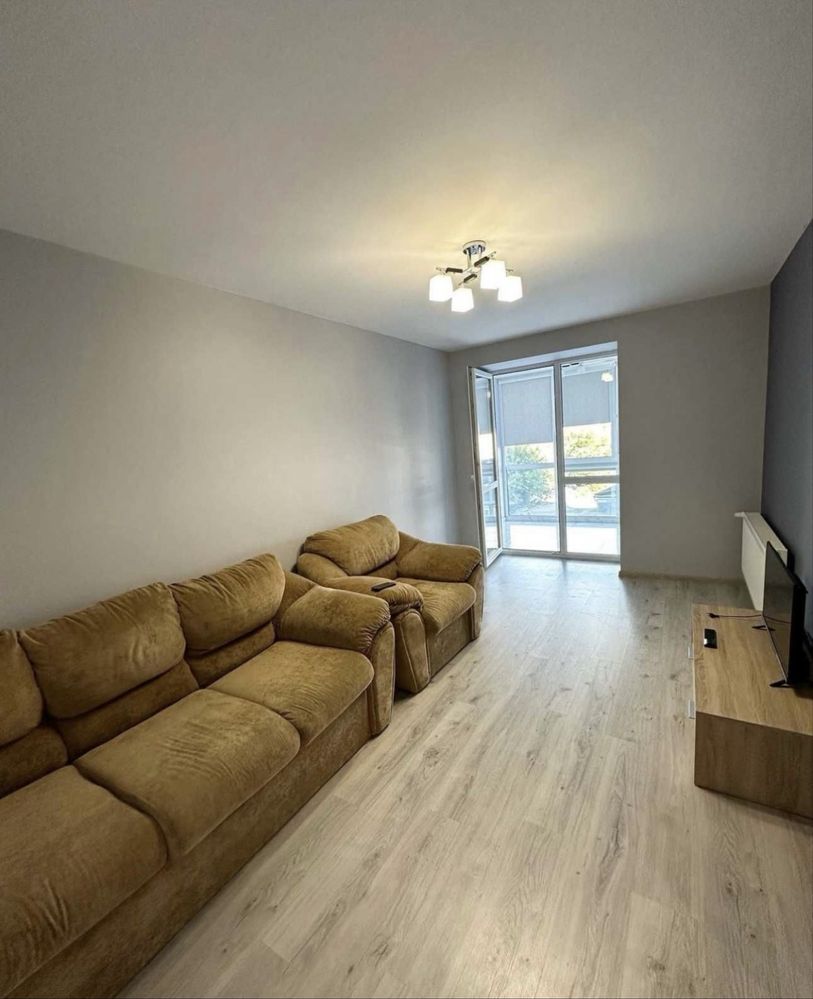 Spacious 2-Room Apartment with Designer Renovation and Panoramic Windows