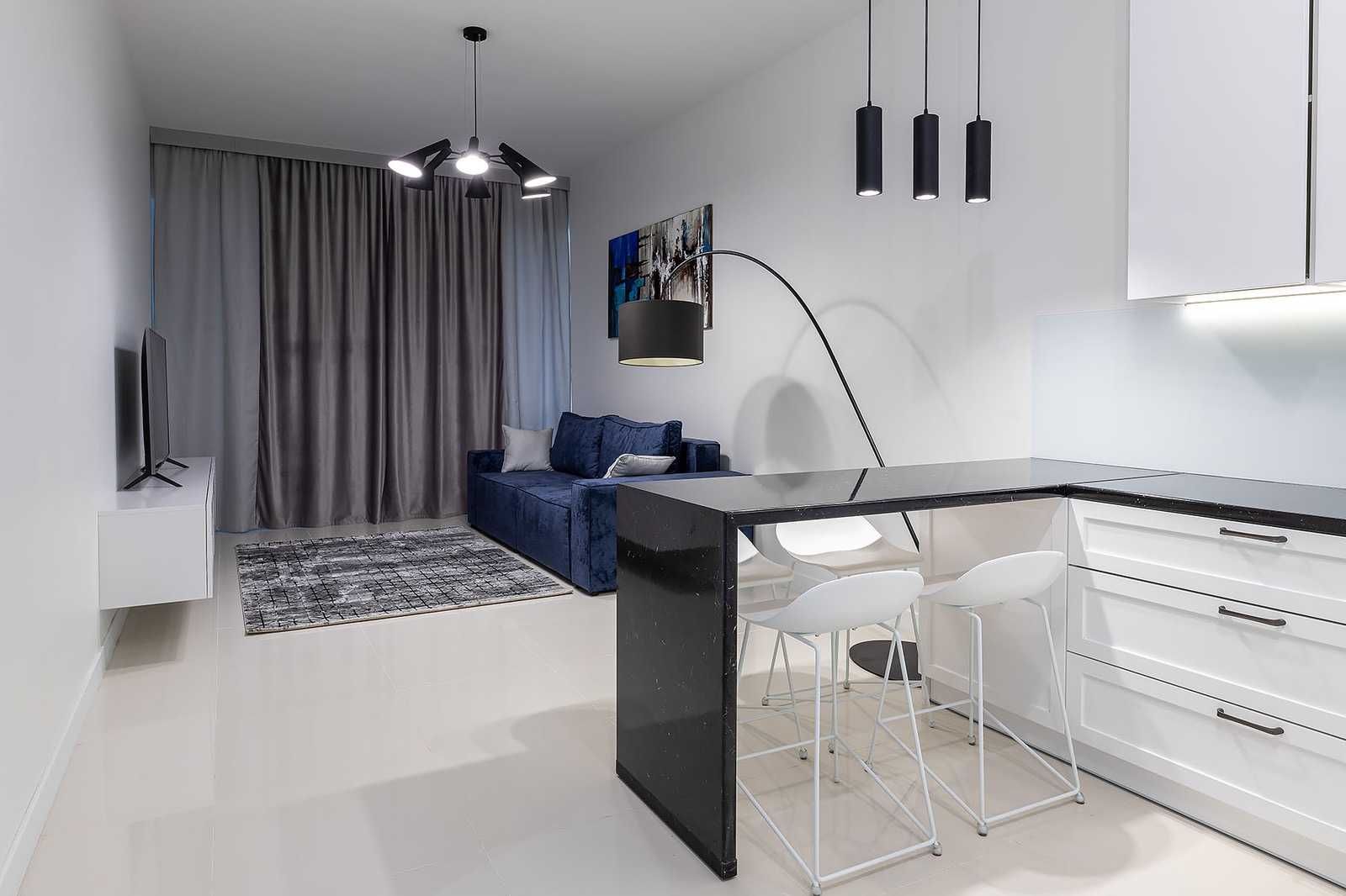 Modern 85m² Apartment with Two Terraces Near Forum