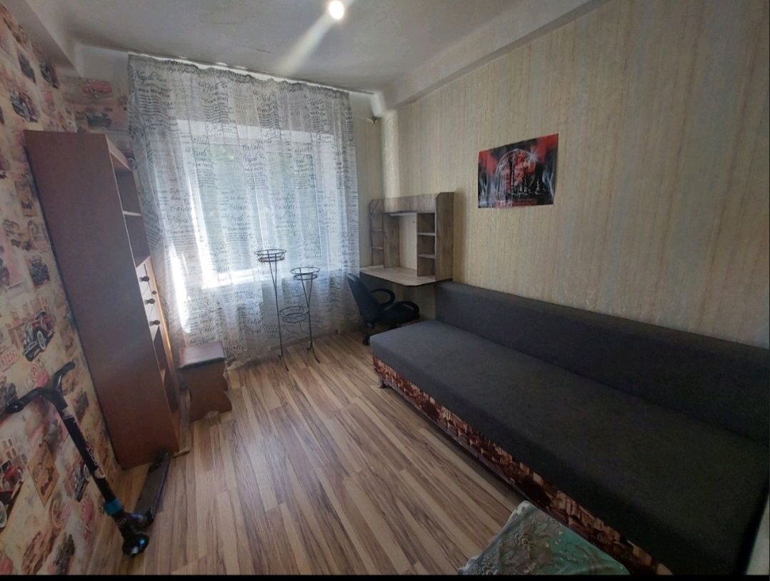 3-room apartment in city center, Mashinostroiteley Boulevard 33
