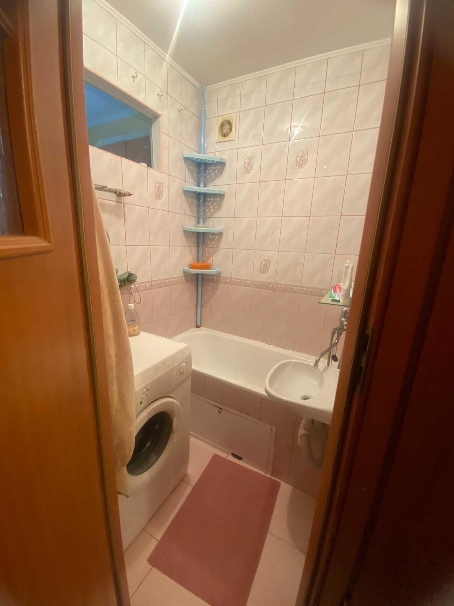 3-room apartment on Ternopilska Street, fully furnished