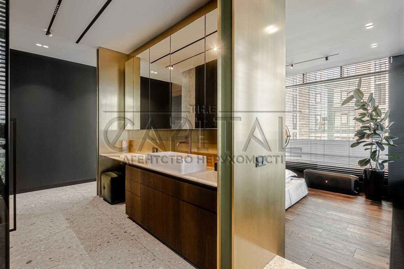 3-Bedroom Premium Apartment in Bulvar Fontanov Complex, Patrice Lumumby Street, Pechersk