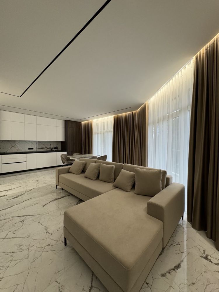 Spacious 3-Room Apartment with Water View in Slavyanskaya Embankment