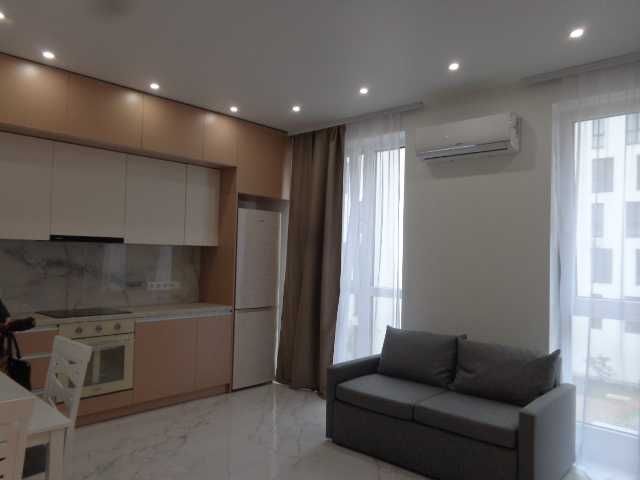 Bright, Spacious 1-Bedroom Apartment with Modern Euro Renovation