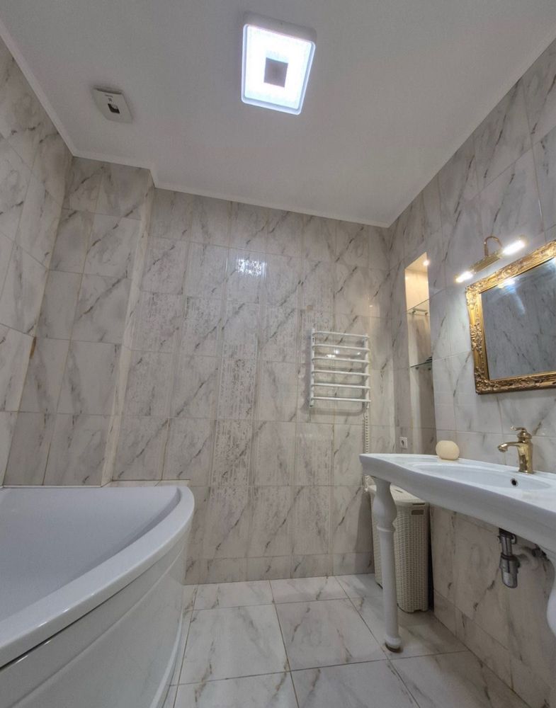 Luxury 1-Room Apartment near French Boulevard with Sea View
