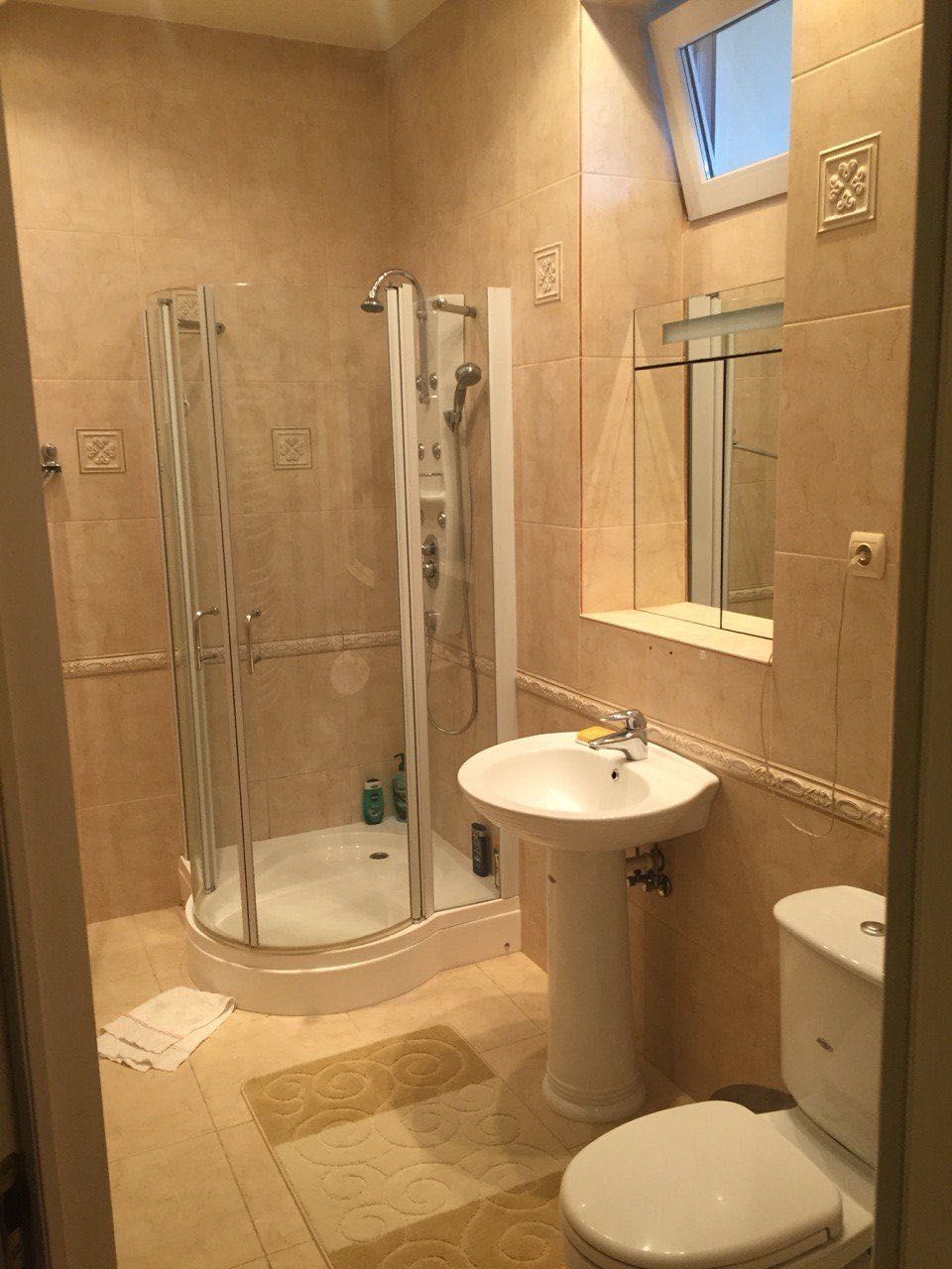 Spacious 3-Room Apartment in City Center